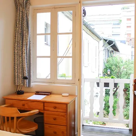 Charming Duplex With Balcony In The 16th Apartment *