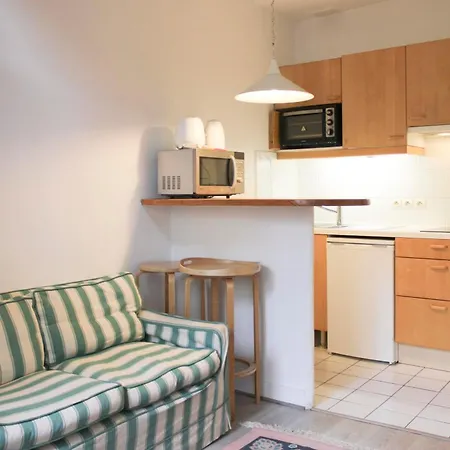 Charming Duplex With Balcony In The 16th *